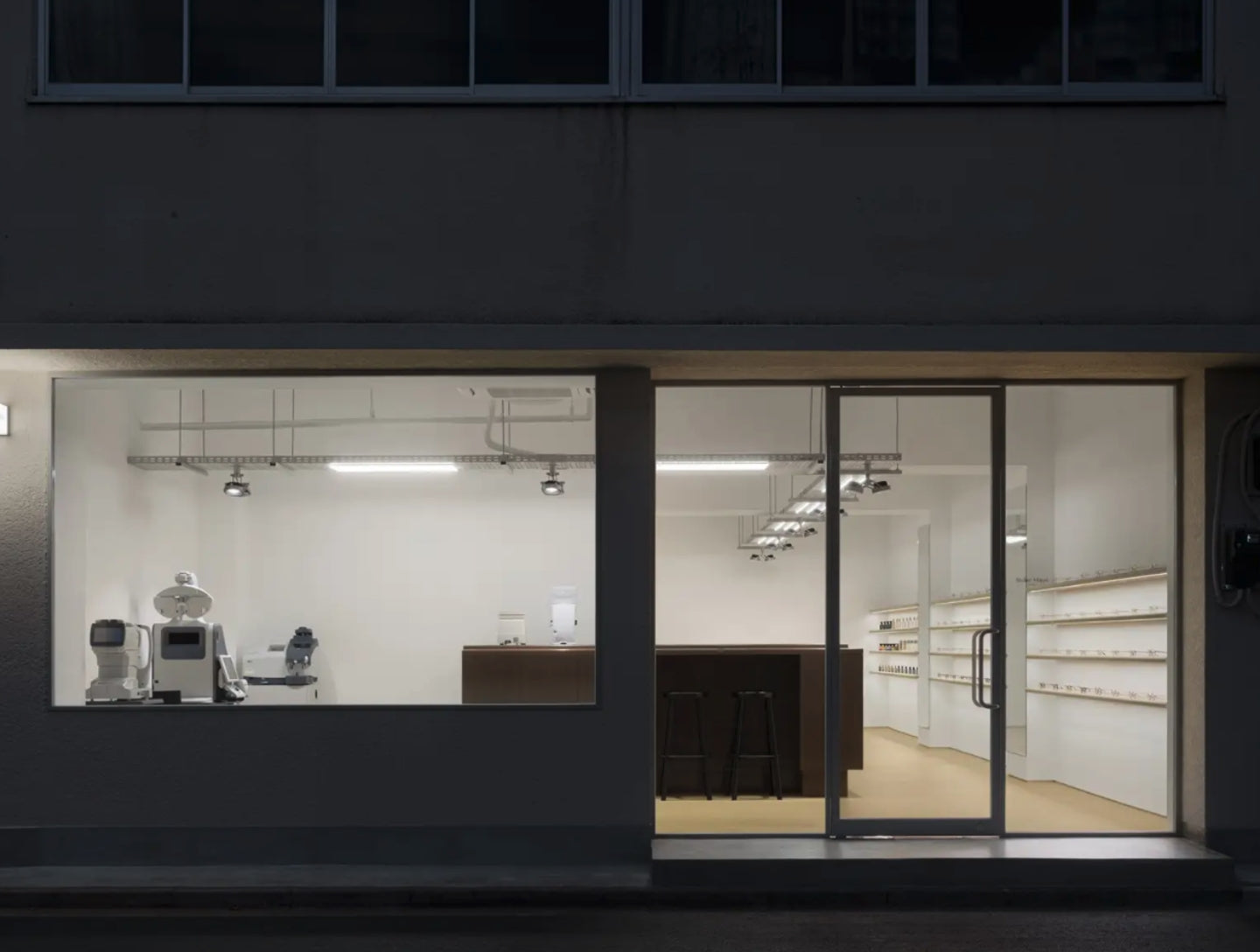 STORES – RIMLESS TOKYO
